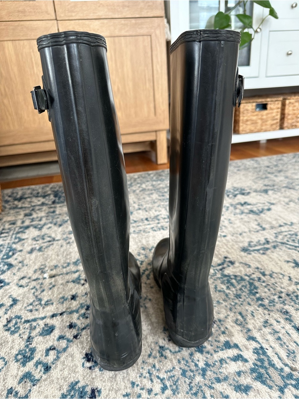 Hunter Tall Rain Boots in black - Picture 2 of 9